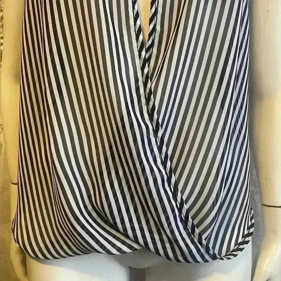 GUESS sleeveless striped infinity open back tank top black and white medium - Picture 5 of 12